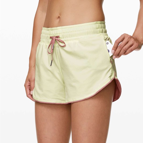 Lululemon Choose a Side reversible short 6 - Picture 2 of 5